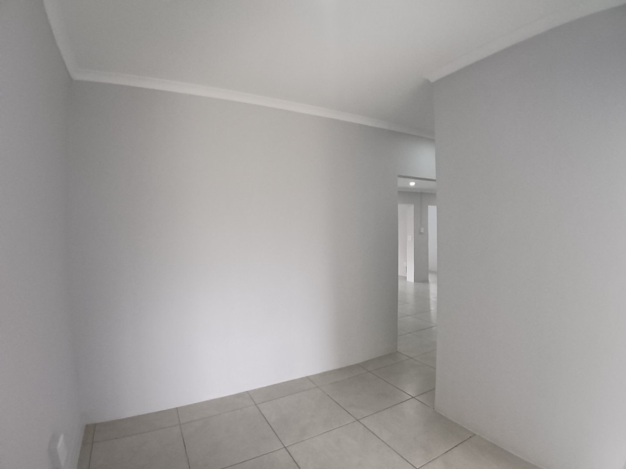 5 Bedroom Property for Sale in Fraaiuitsig Western Cape